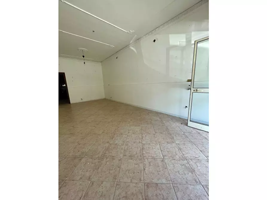 Immagine 2 di Negozio in affitto  in Corso Vittorio Emanuele a Villabate