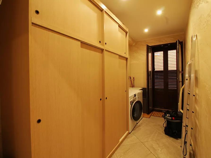 Immagine 21 di Villa in vendita  in Via Calabrese a Ficarazzi