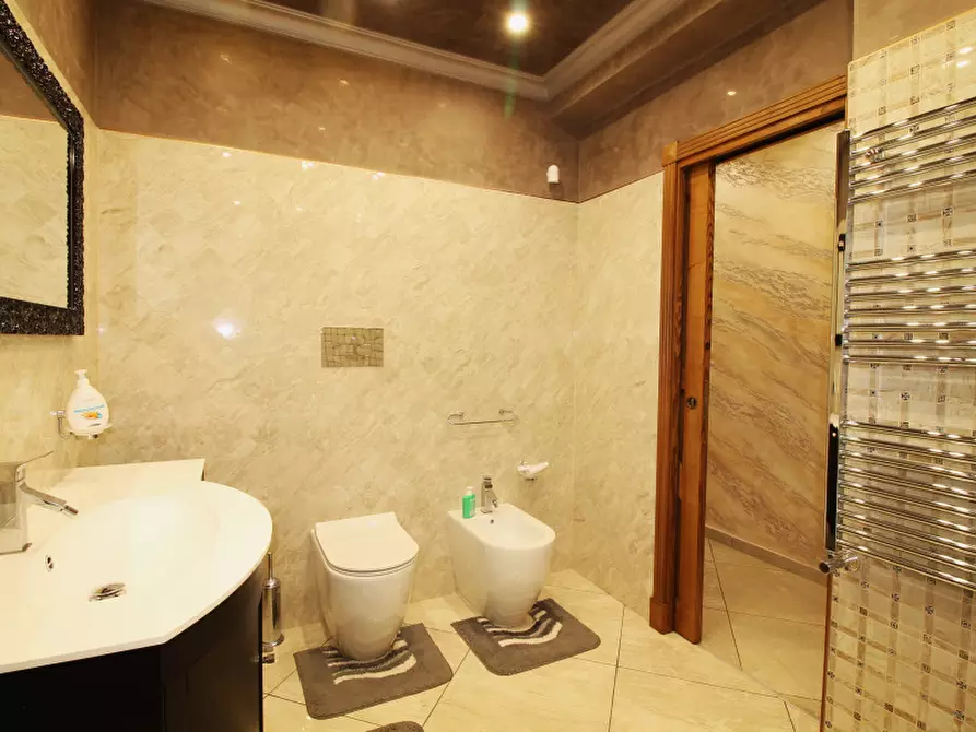 Immagine 23 di Villa in vendita  in Via Calabrese a Ficarazzi