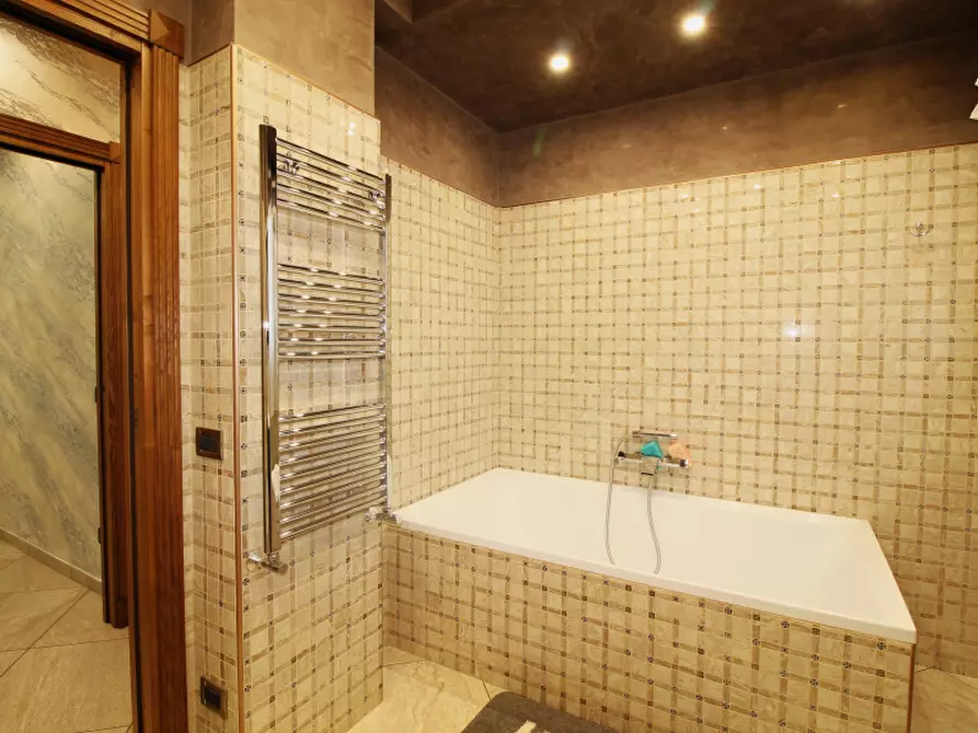 Immagine 24 di Villa in vendita  in Via Calabrese a Ficarazzi