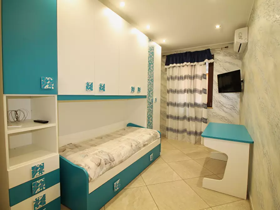 Immagine 25 di Villa in vendita  in Via Calabrese a Ficarazzi