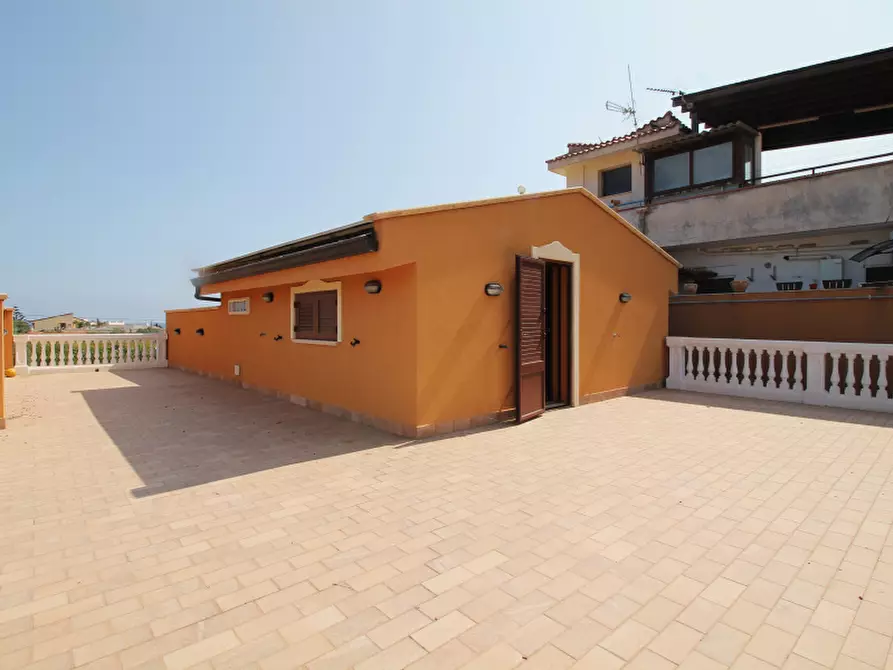 Immagine 37 di Villa in vendita  in Via Calabrese a Ficarazzi