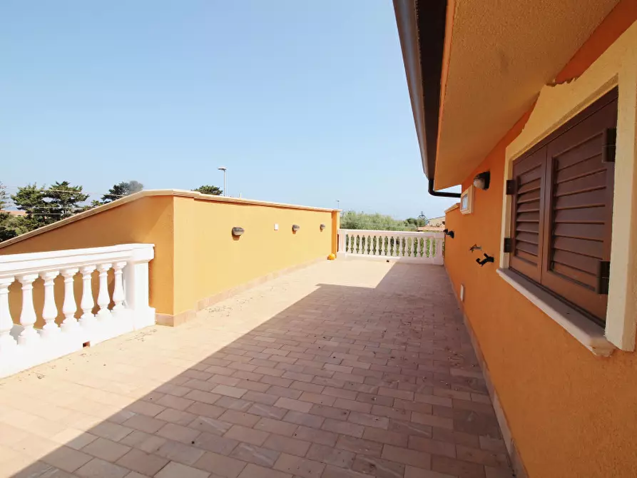 Immagine 38 di Villa in vendita  in Via Calabrese a Ficarazzi