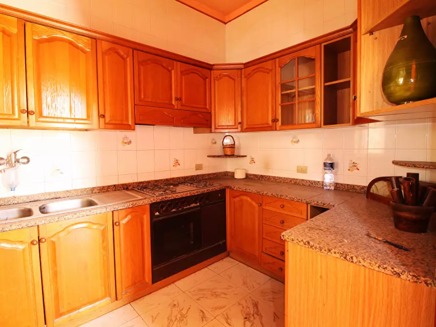 Immagine 8 di Appartamento in vendita  in Via Salvatore Rosa a Bagheria