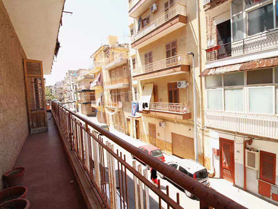 Immagine 19 di Appartamento in vendita  in Via Salvatore Rosa a Bagheria