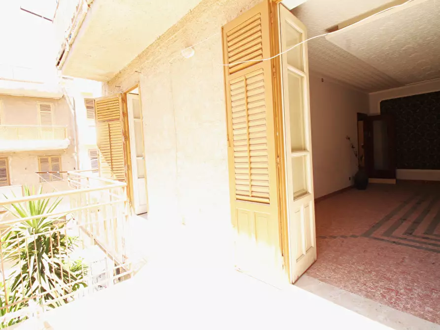 Immagine 22 di Appartamento in vendita  in Via Salvatore Rosa a Bagheria