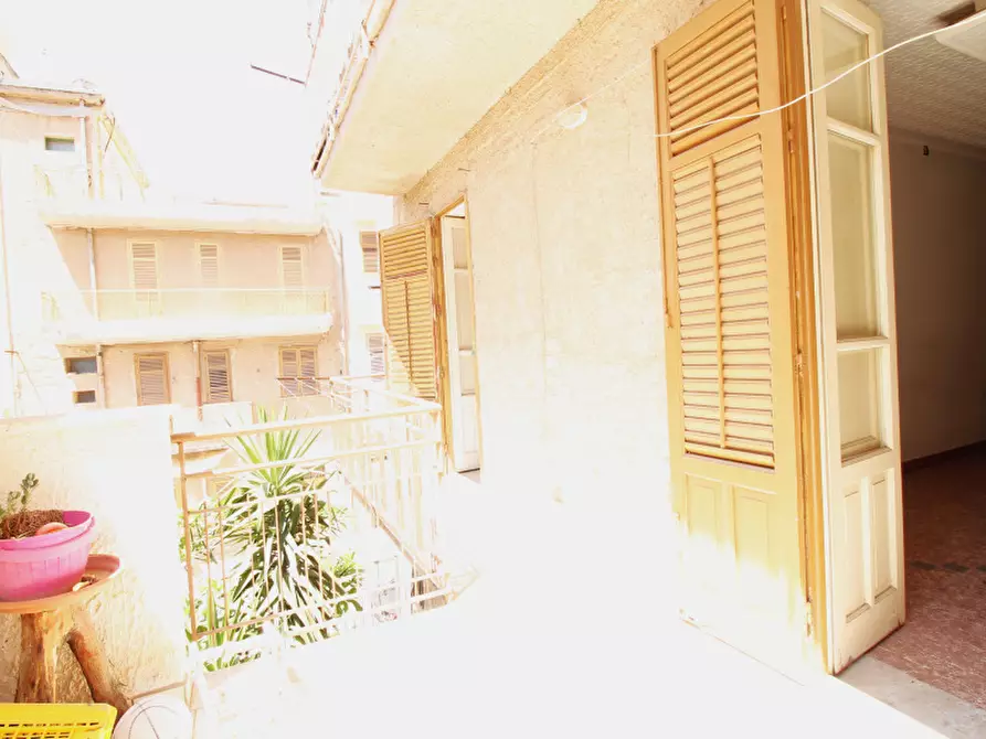 Immagine 23 di Appartamento in vendita  in Via Salvatore Rosa a Bagheria