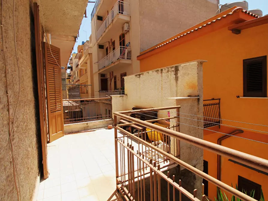 Immagine 24 di Appartamento in vendita  in Via Salvatore Rosa a Bagheria