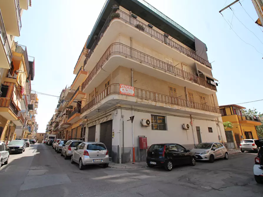 Immagine 26 di Appartamento in vendita  in Via Salvatore Rosa a Bagheria