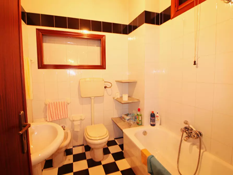 Immagine 11 di Appartamento in vendita  in Via Giovanni Girgenti a Bagheria