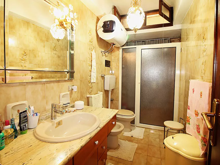 Immagine 5 di Villa in vendita  in Via Santa Caterina a Bagheria