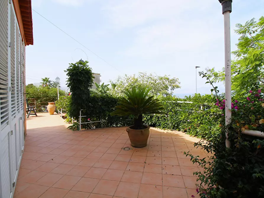 Immagine 24 di Villa in vendita  in Via Francesco Paolo Perez a Bagheria