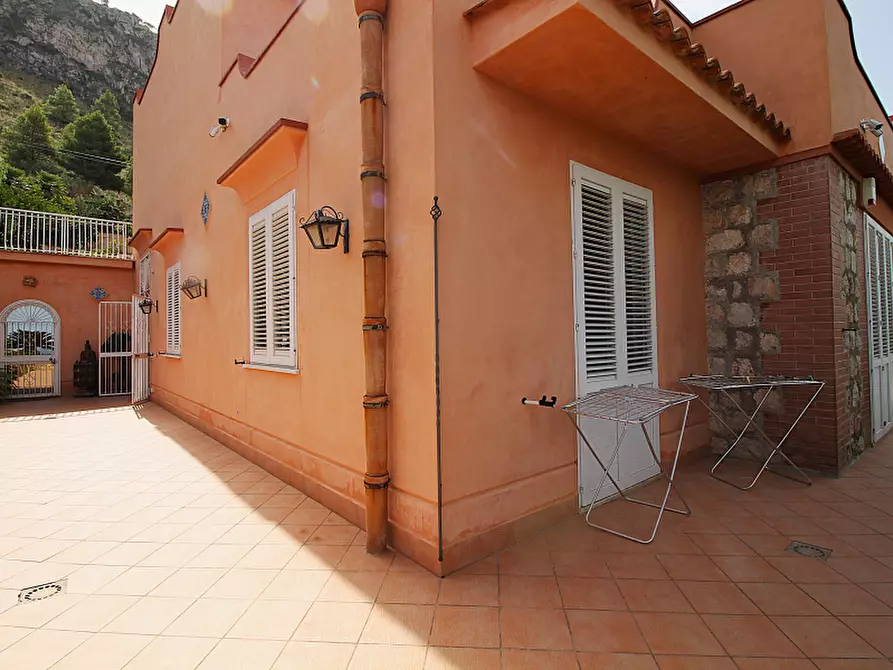 Immagine 26 di Villa in vendita  in Via Francesco Paolo Perez a Bagheria