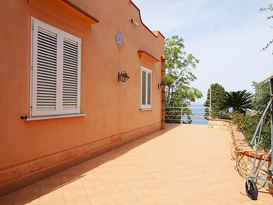 Immagine 28 di Villa in vendita  in Via Francesco Paolo Perez a Bagheria