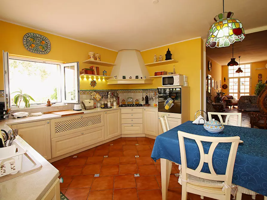 Immagine 9 di Villa in vendita  in Via Francesco Paolo Perez a Bagheria