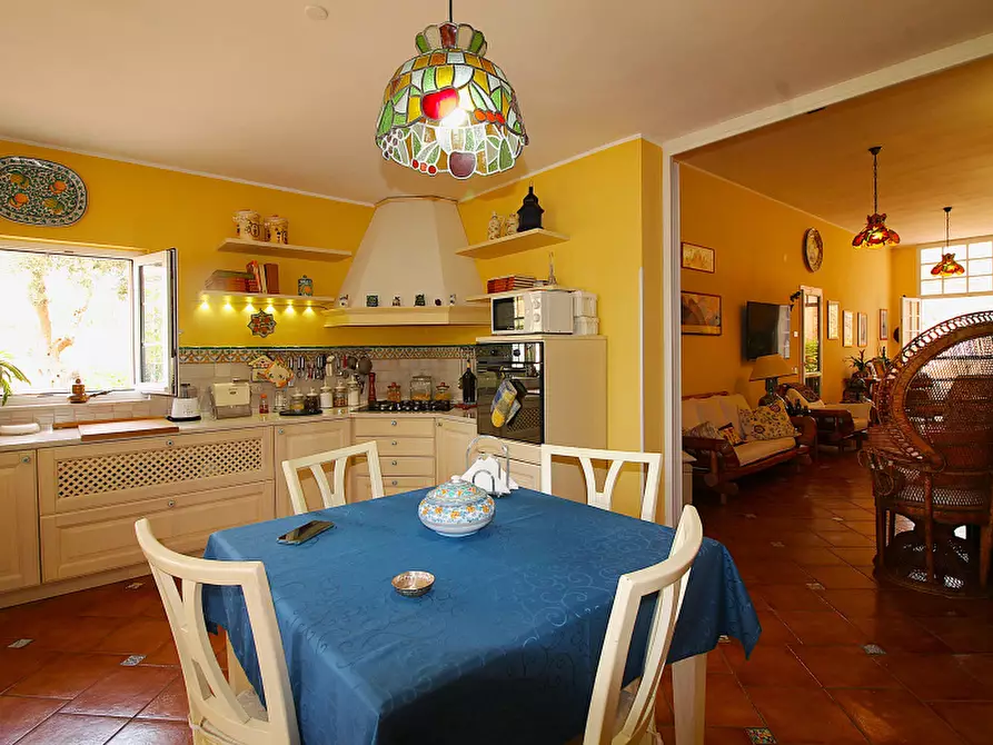 Immagine 8 di Villa in vendita  in Via Francesco Paolo Perez a Bagheria