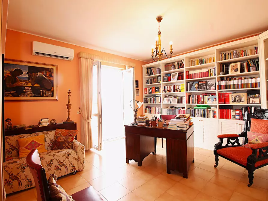 Immagine 16 di Villa in vendita  in Via Francesco Paolo Perez a Bagheria