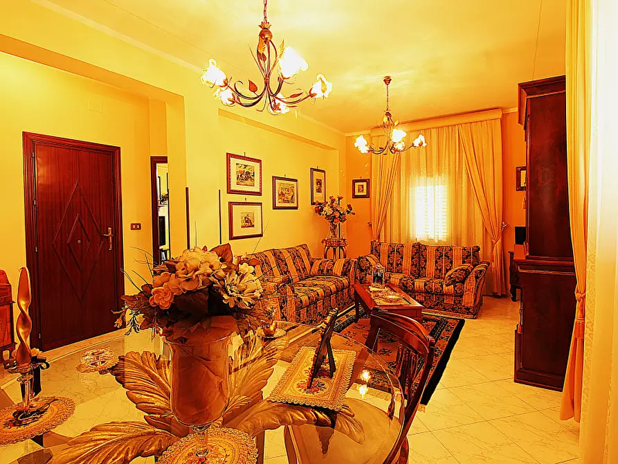 Immagine 12 di Appartamento in vendita  in Via Angiò a Bagheria