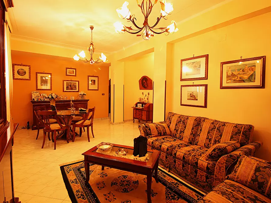 Immagine 13 di Appartamento in vendita  in Via Angiò a Bagheria