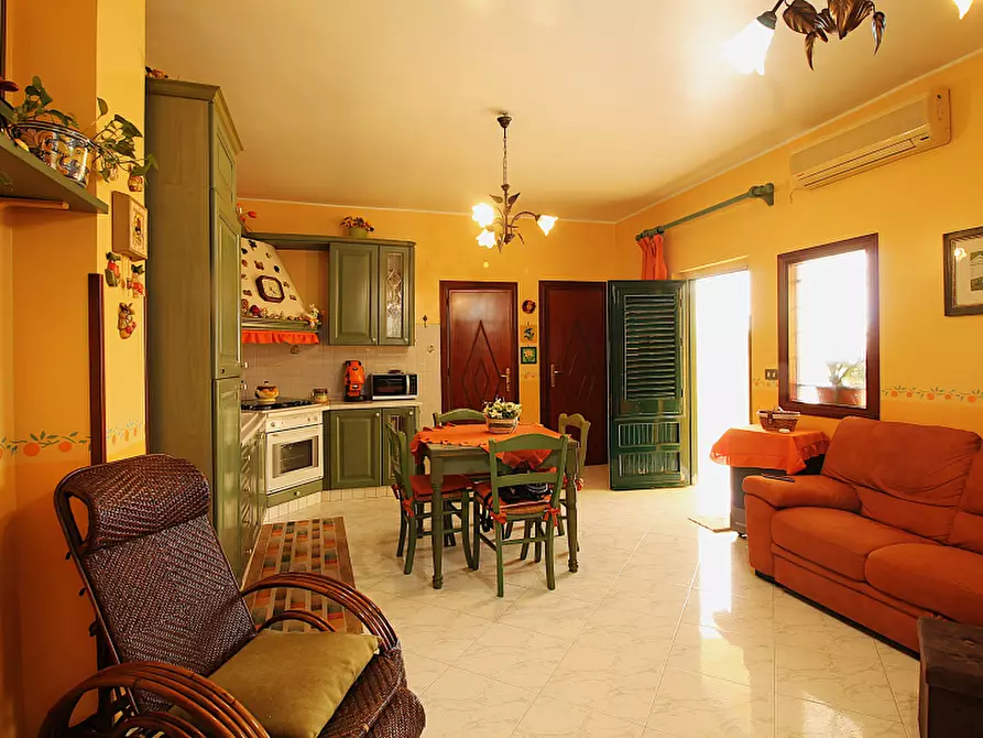 Immagine 3 di Appartamento in vendita  in Via Angiò a Bagheria