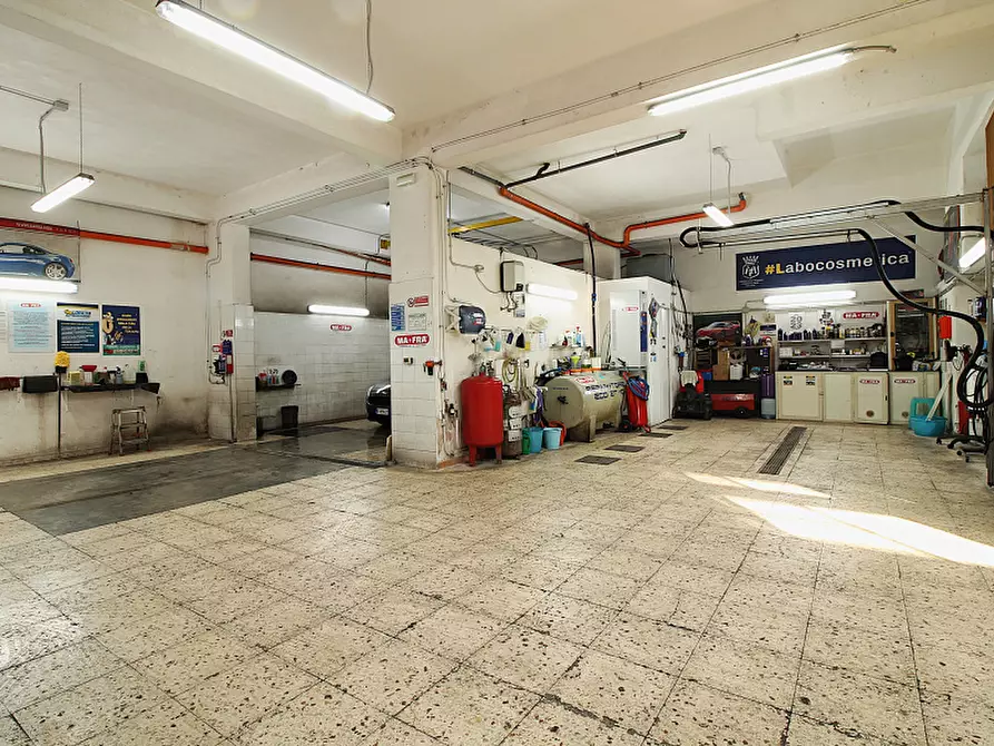 Immagine 7 di Negozio in vendita  in Via La Masa a Bagheria