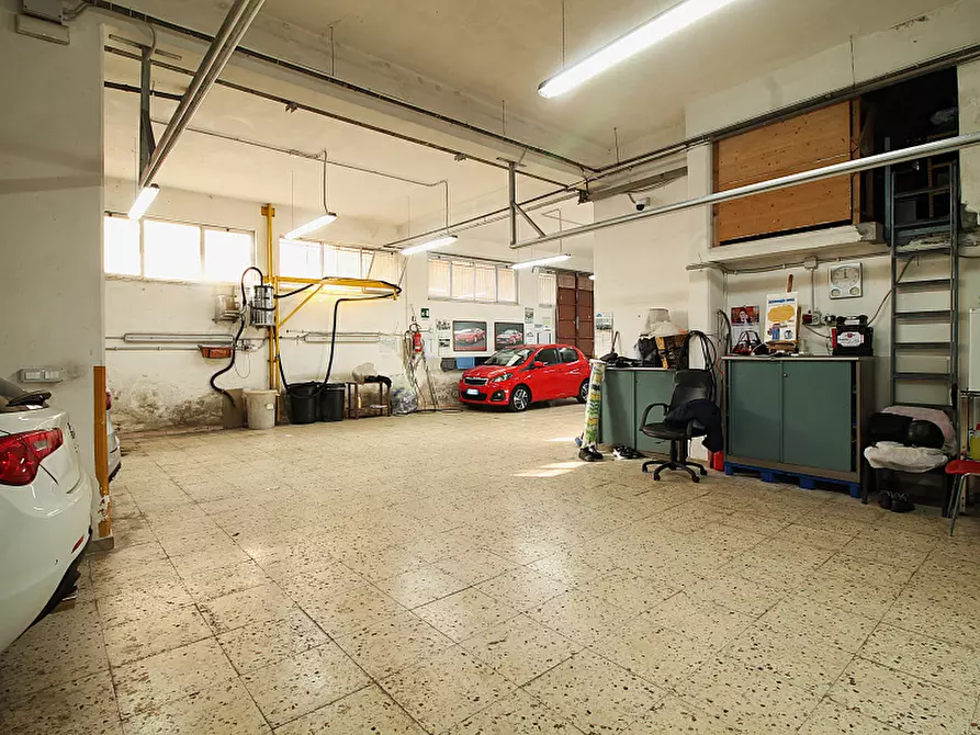 Immagine 13 di Negozio in vendita  in Via La Masa a Bagheria