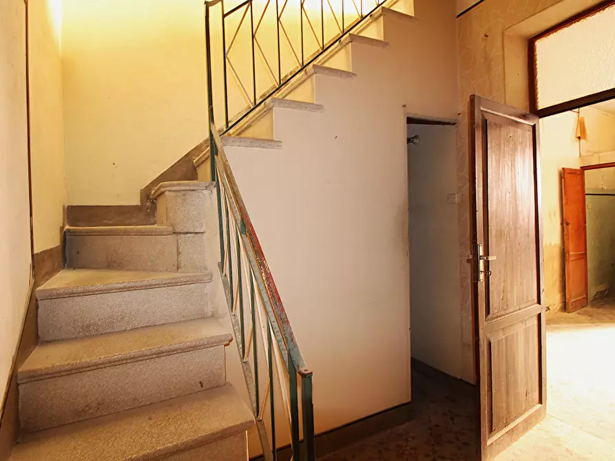 Immagine 3 di Palazzo in vendita  in Via Alessandria a Bagheria