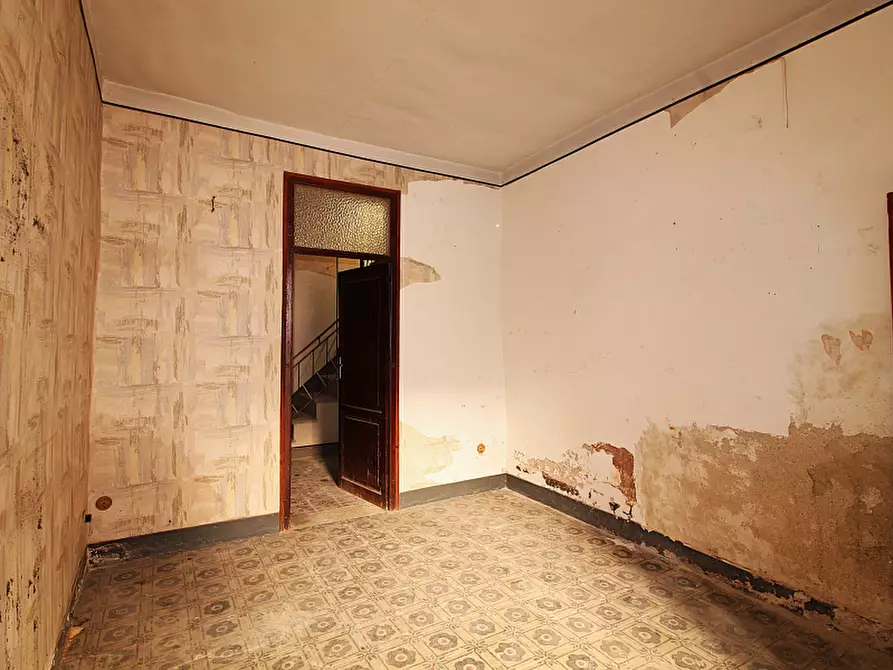 Immagine 6 di Palazzo in vendita  in Via Alessandria a Bagheria