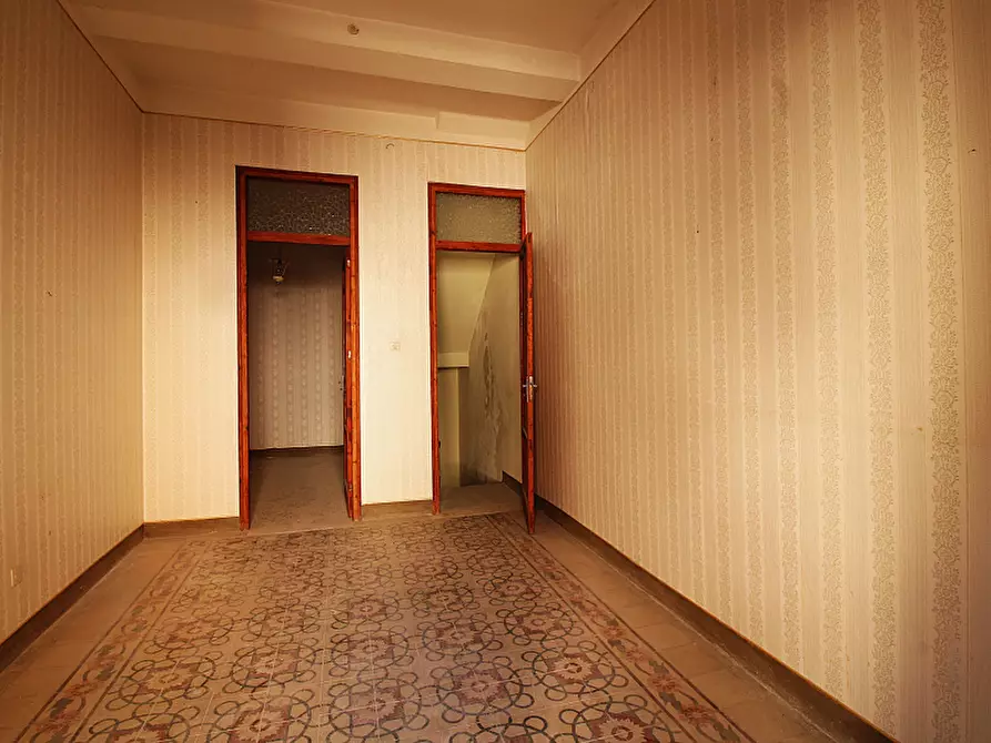 Immagine 10 di Palazzo in vendita  in Via Alessandria a Bagheria