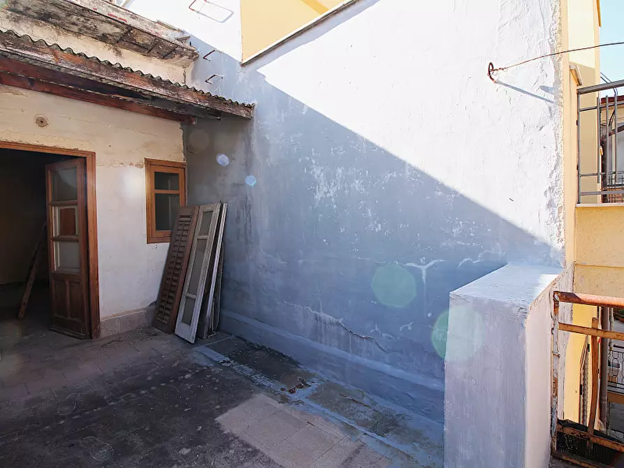 Immagine 16 di Palazzo in vendita  in Via Alessandria a Bagheria