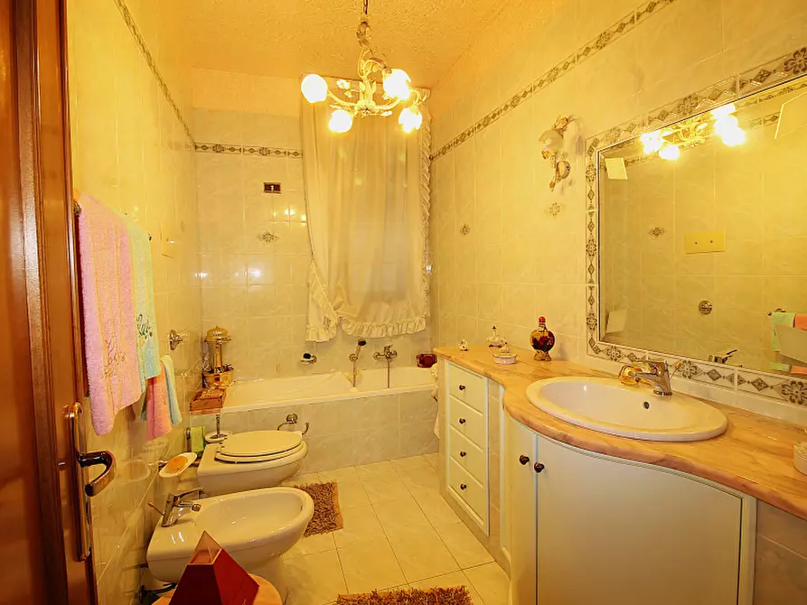 Immagine 10 di Appartamento in vendita  in Via Ferdinando Magellano a Bagheria