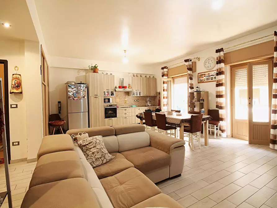 Immagine 1 di Appartamento in vendita  in Via Pietro Nenni a Bagheria