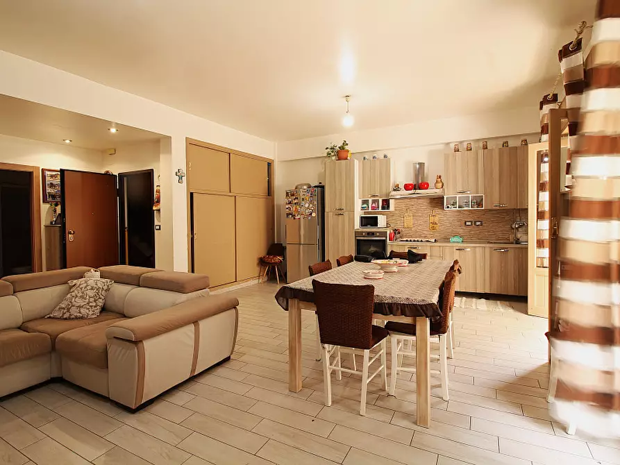 Immagine 8 di Appartamento in vendita  in Via Pietro Nenni a Bagheria