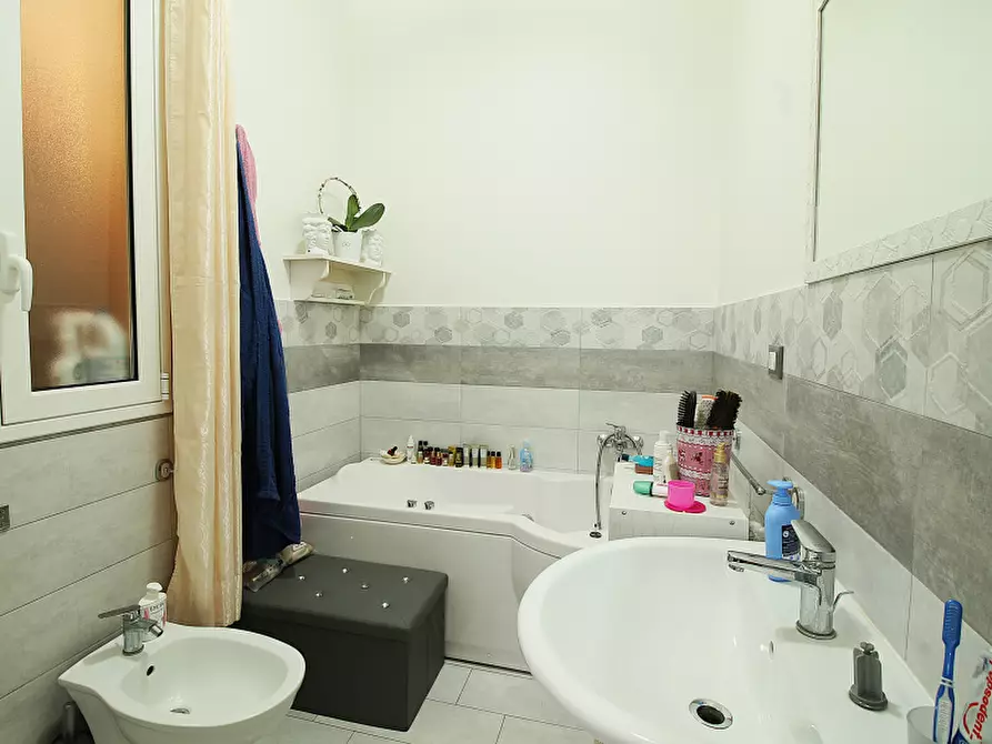 Immagine 20 di Appartamento in vendita  in Via Pietro Nenni a Bagheria