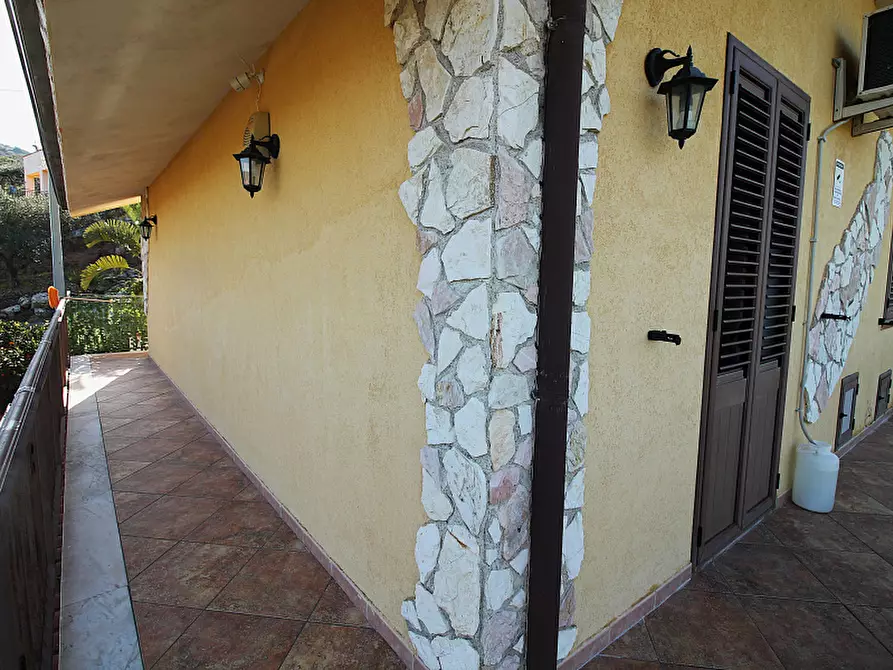 Immagine 16 di Villa in vendita  in Strada Comunale Raiata a Bagheria