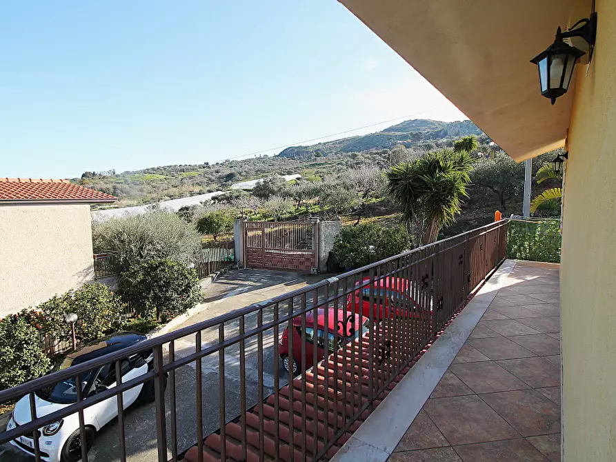 Immagine 1 di Villa in vendita  in Strada Comunale Raiata a Bagheria