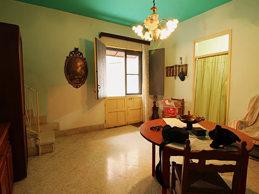 Immagine 5 di Palazzo in vendita  in Via Suppietro a Casteldaccia