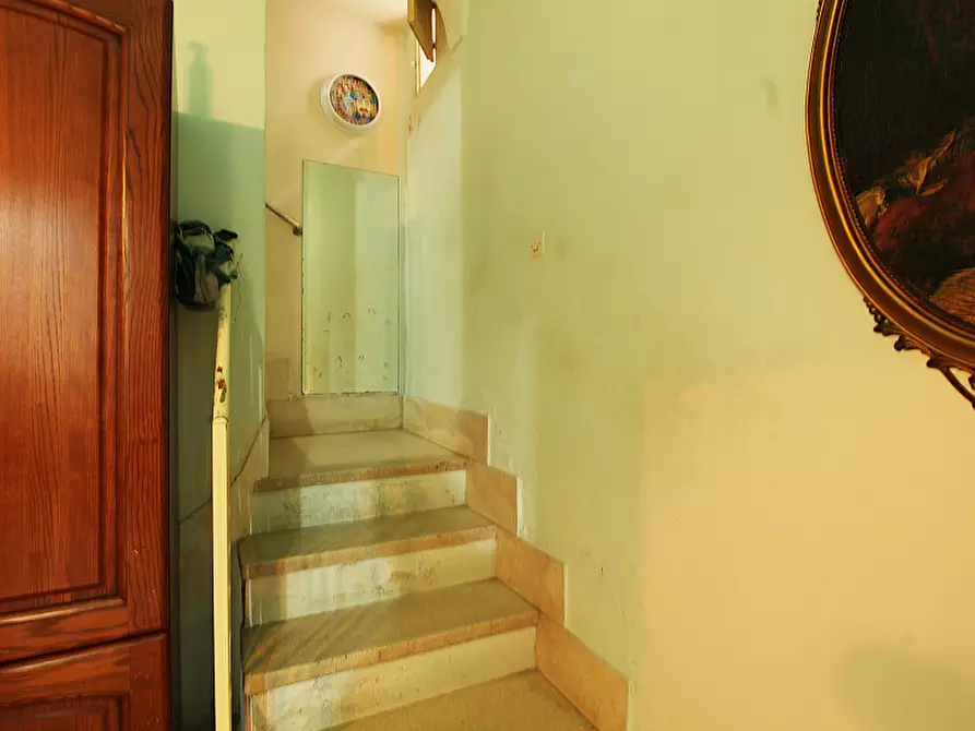 Immagine 8 di Palazzo in vendita  in Via Suppietro a Casteldaccia