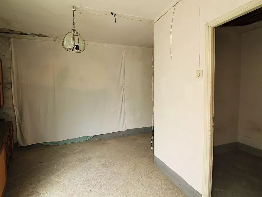 Immagine 22 di Palazzo in vendita  in Via Suppietro a Casteldaccia