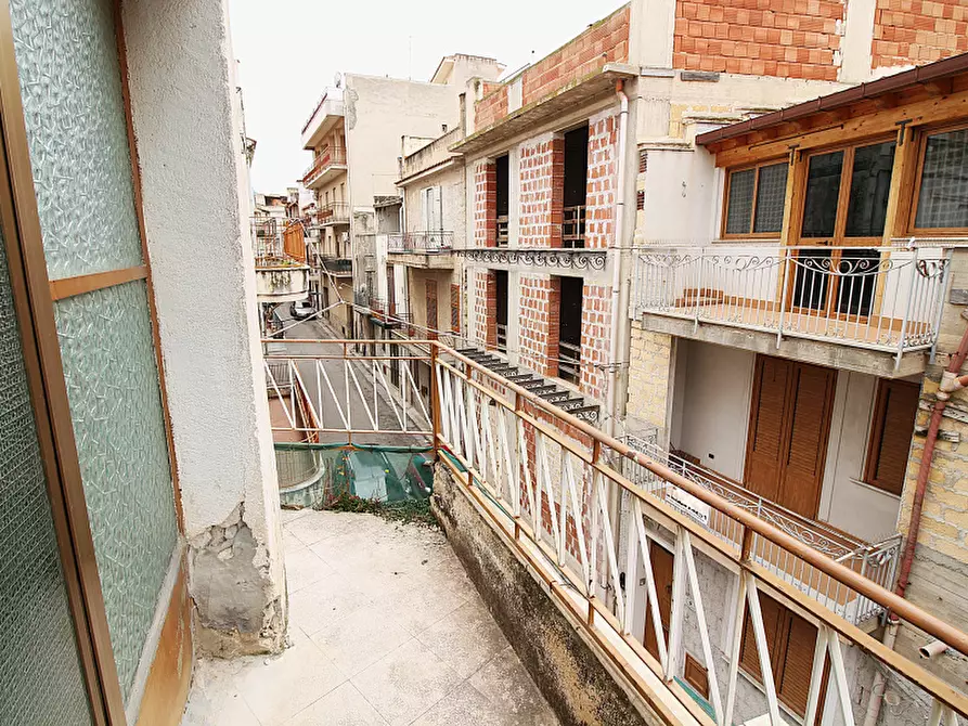 Immagine 23 di Palazzo in vendita  in Via Suppietro a Casteldaccia