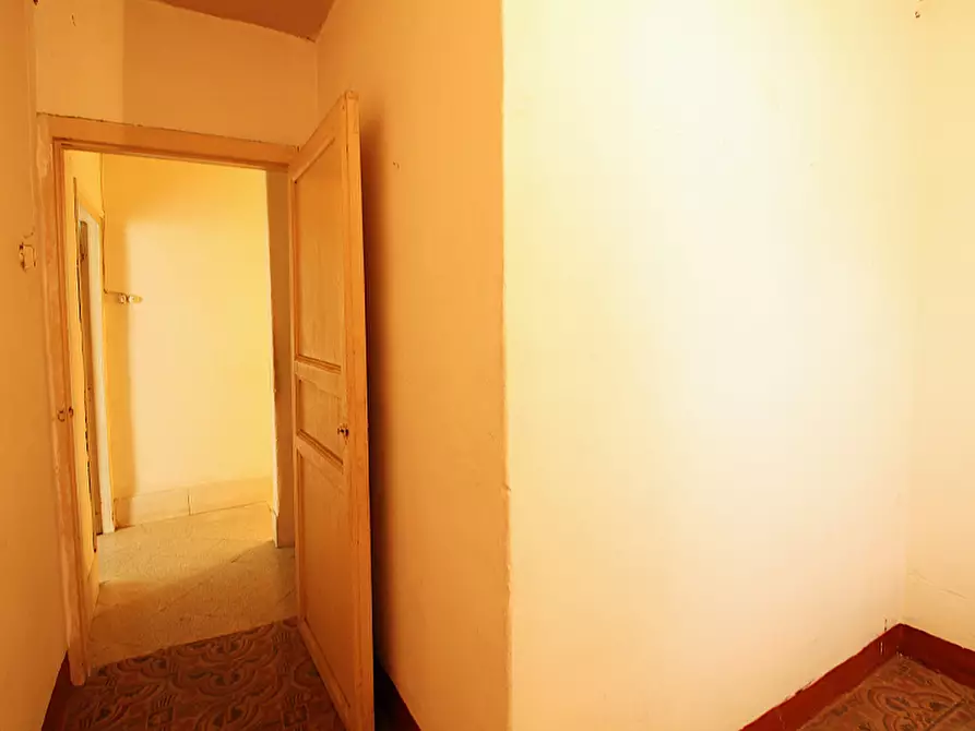 Immagine 26 di Palazzo in vendita  in Via Suppietro a Casteldaccia