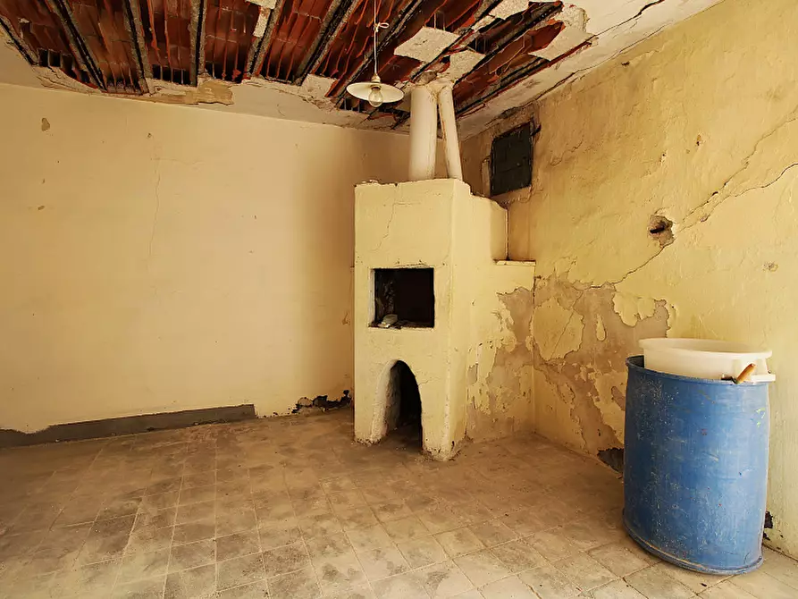 Immagine 27 di Palazzo in vendita  in Via Suppietro a Casteldaccia