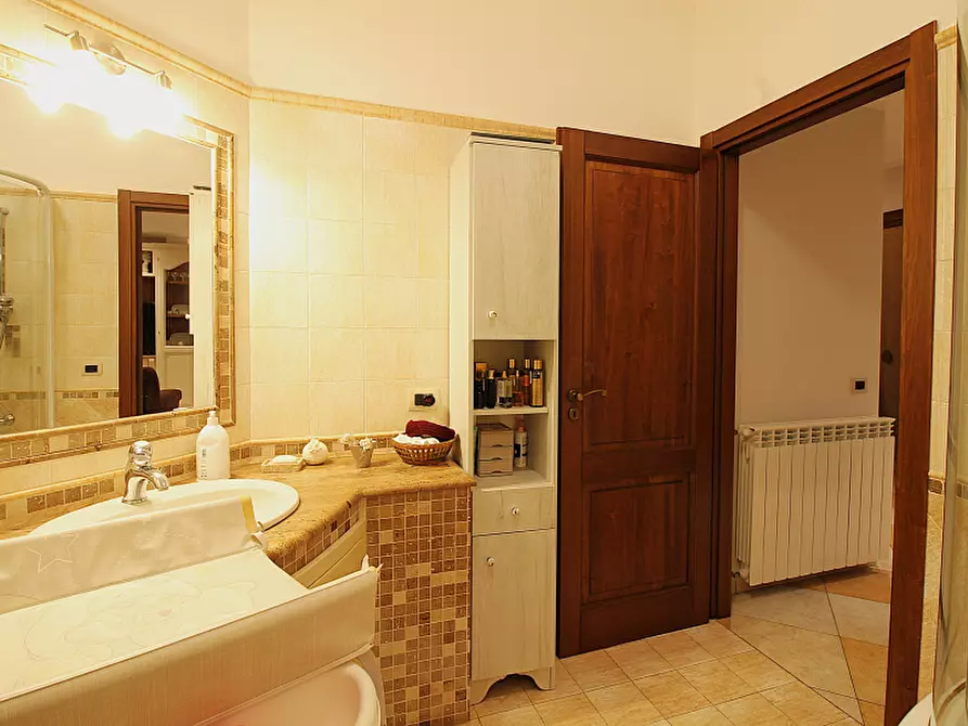 Immagine 12 di Appartamento in vendita  in Via Giovanni Girgenti a Bagheria