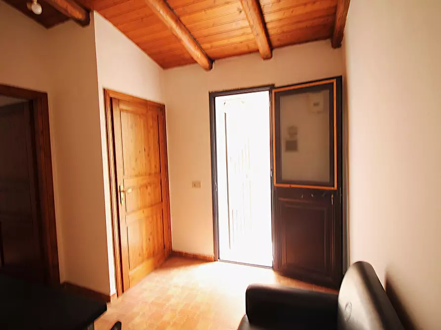 Immagine 2 di Palazzo in vendita  in Via Caramia a Bagheria