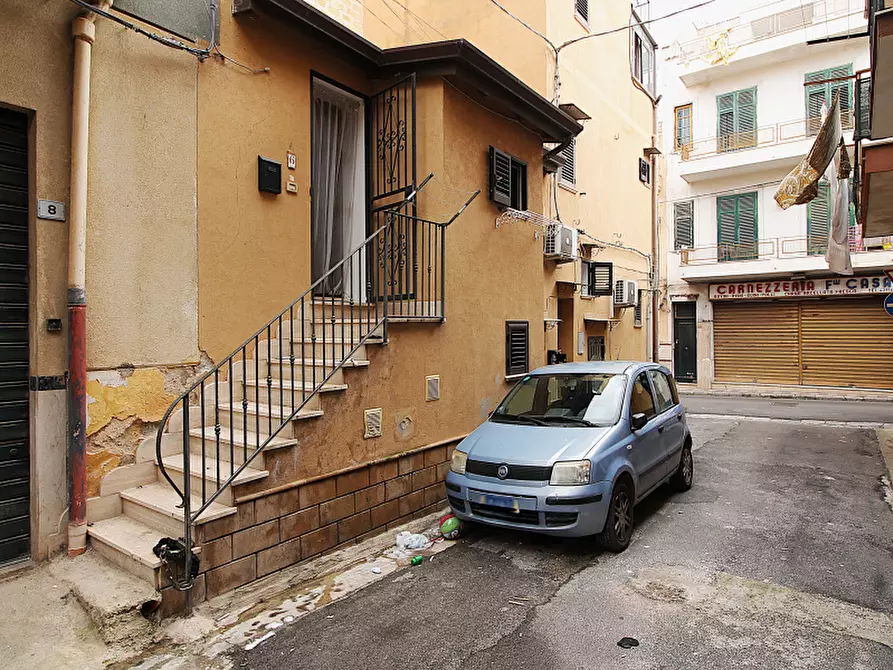 Immagine 4 di Palazzo in vendita  in Via Caramia a Bagheria