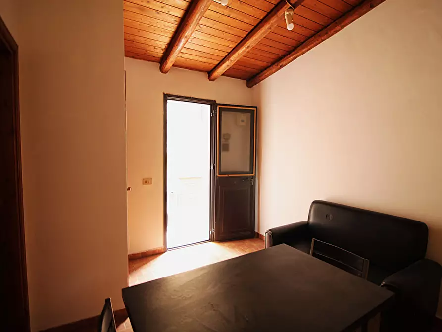 Immagine 5 di Palazzo in vendita  in Via Caramia a Bagheria