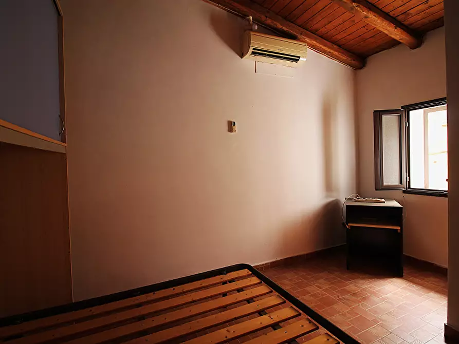 Immagine 8 di Palazzo in vendita  in Via Caramia a Bagheria