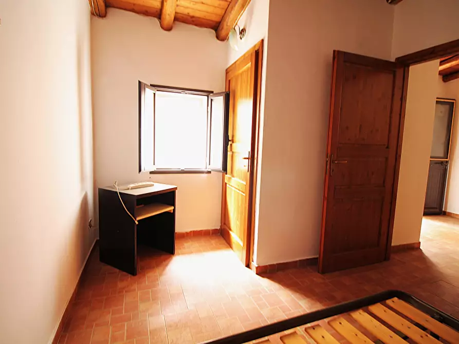 Immagine 10 di Palazzo in vendita  in Via Caramia a Bagheria