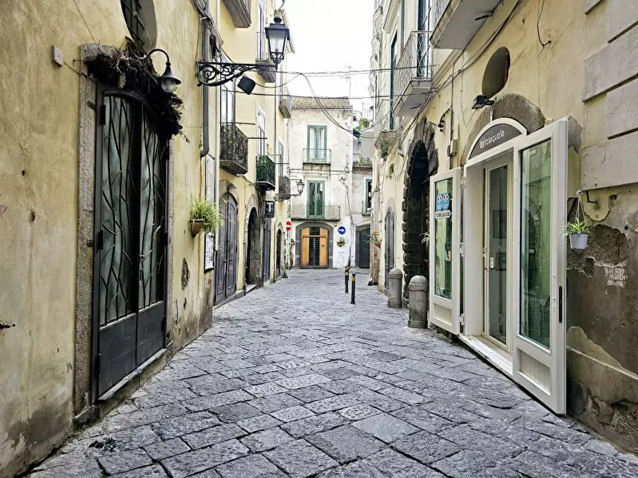 Immagine 2 di Appartamento in vendita  in Vicolo Grimoaldo a Salerno