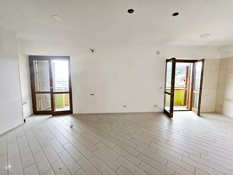 Immagine 5 di Appartamento in vendita  in Via Dottor Matteo Petraroia a Pellezzano